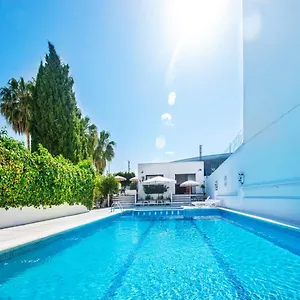 Hotel Tarba **