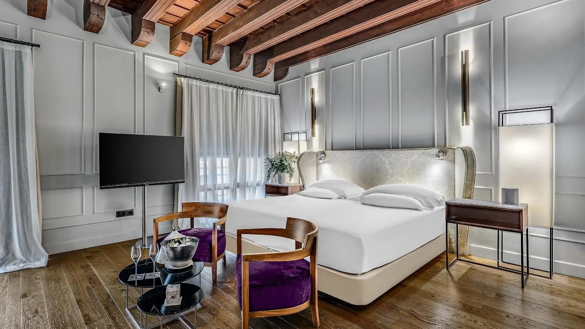 Coolrooms Palacio Villapanes Seville 5*,